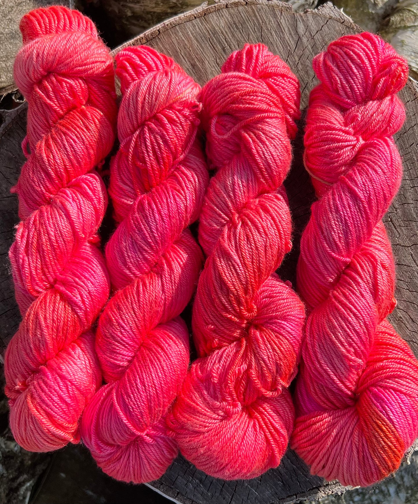 Håndfarvet sw merino og morbærsilke 50/50