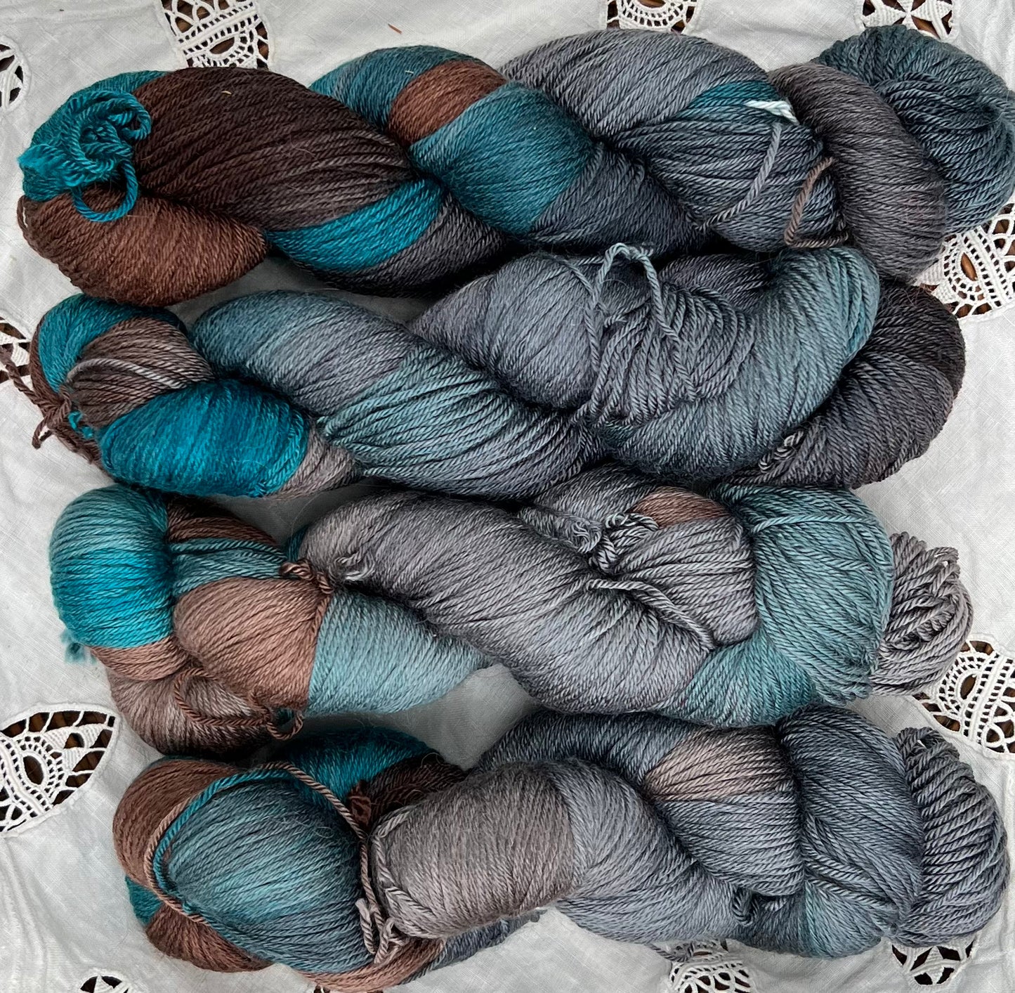 Håndfarvede sw merino og morbærsilke