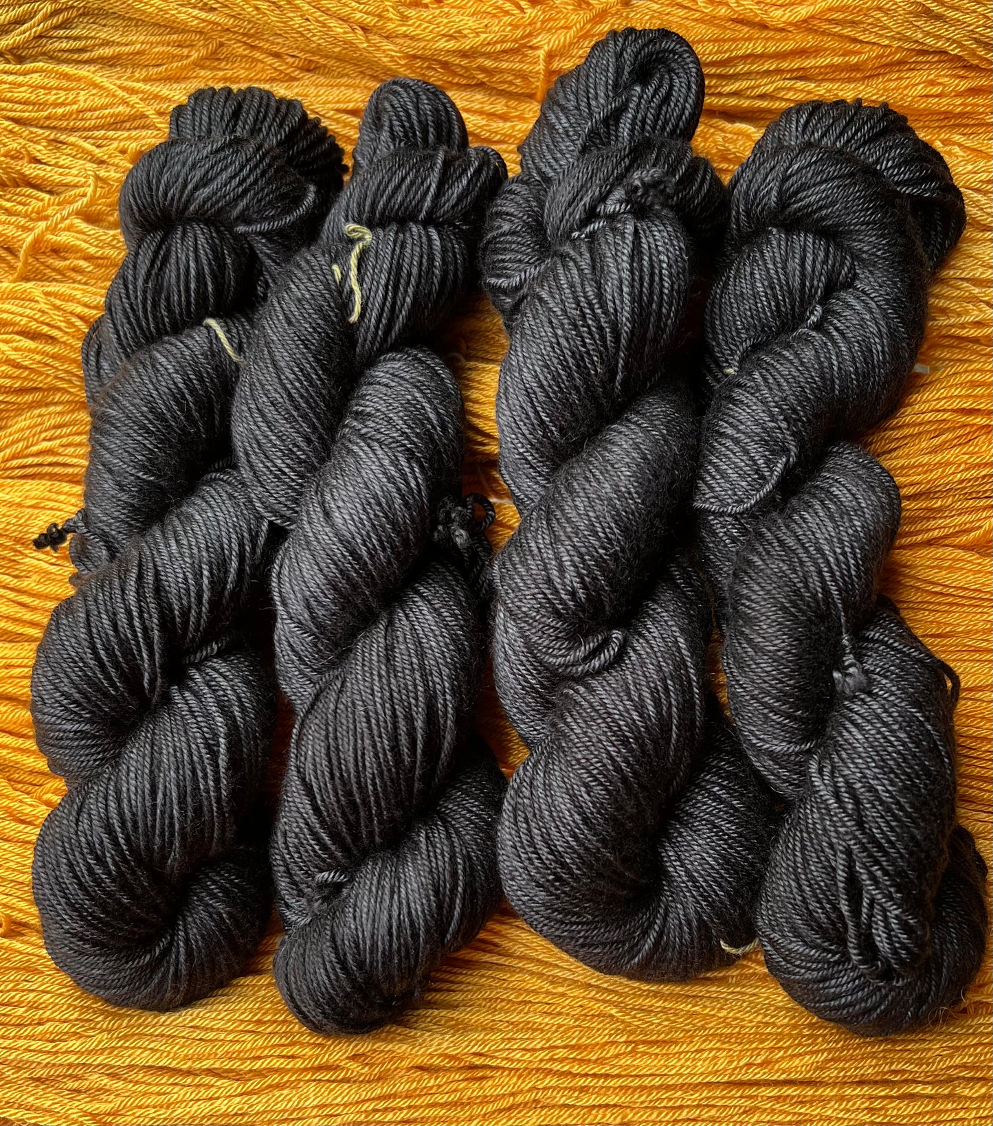 Håndfarvet sw merino og morbærsilke