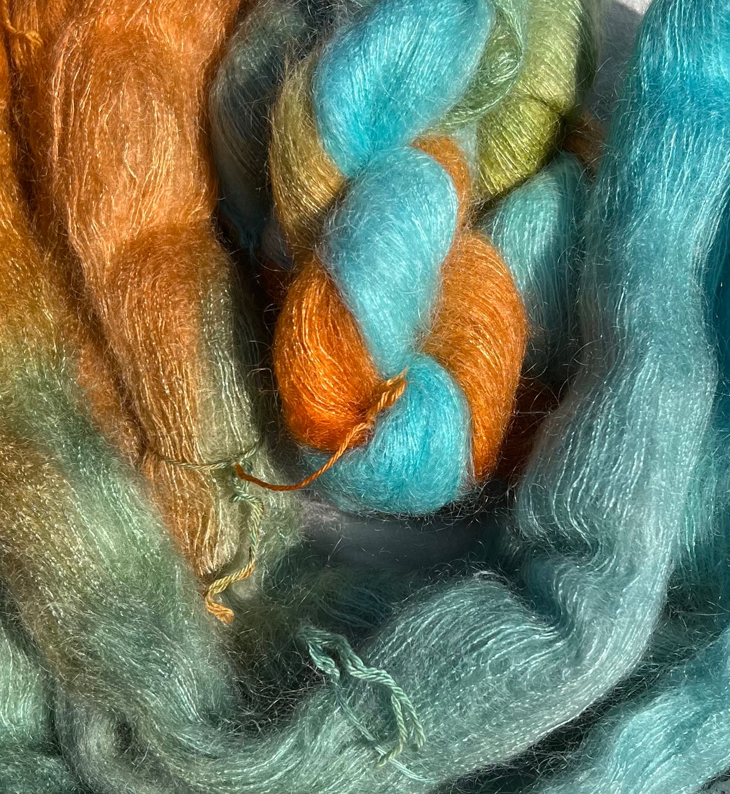 Håndfarvet Velfærdsmohair 🧡🩵