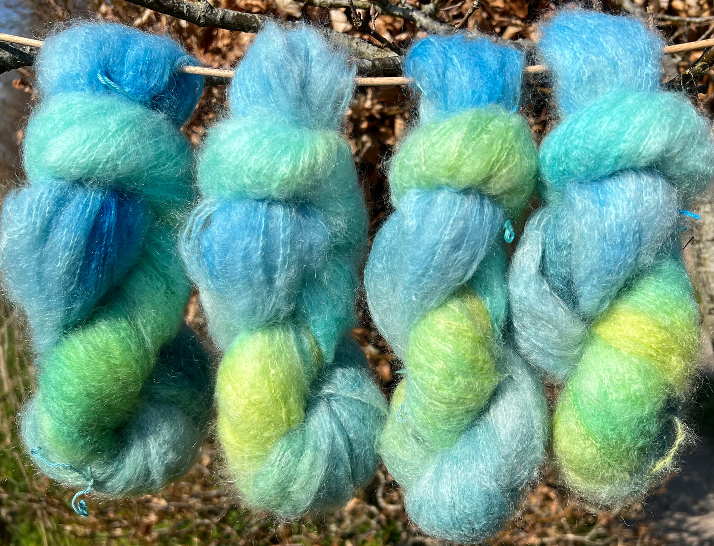 Håndfarvet Chunky Mohair 💙💚💛