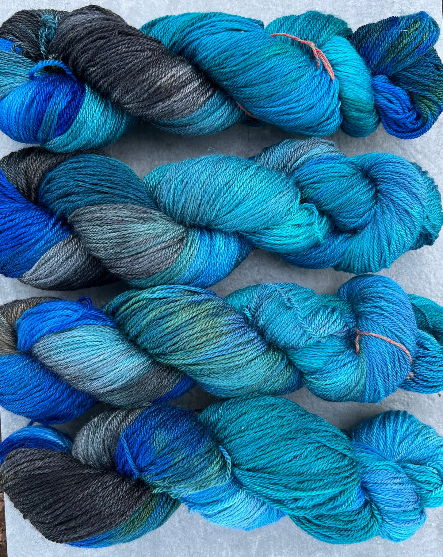 Håndfarvet merino/silke/cashmere