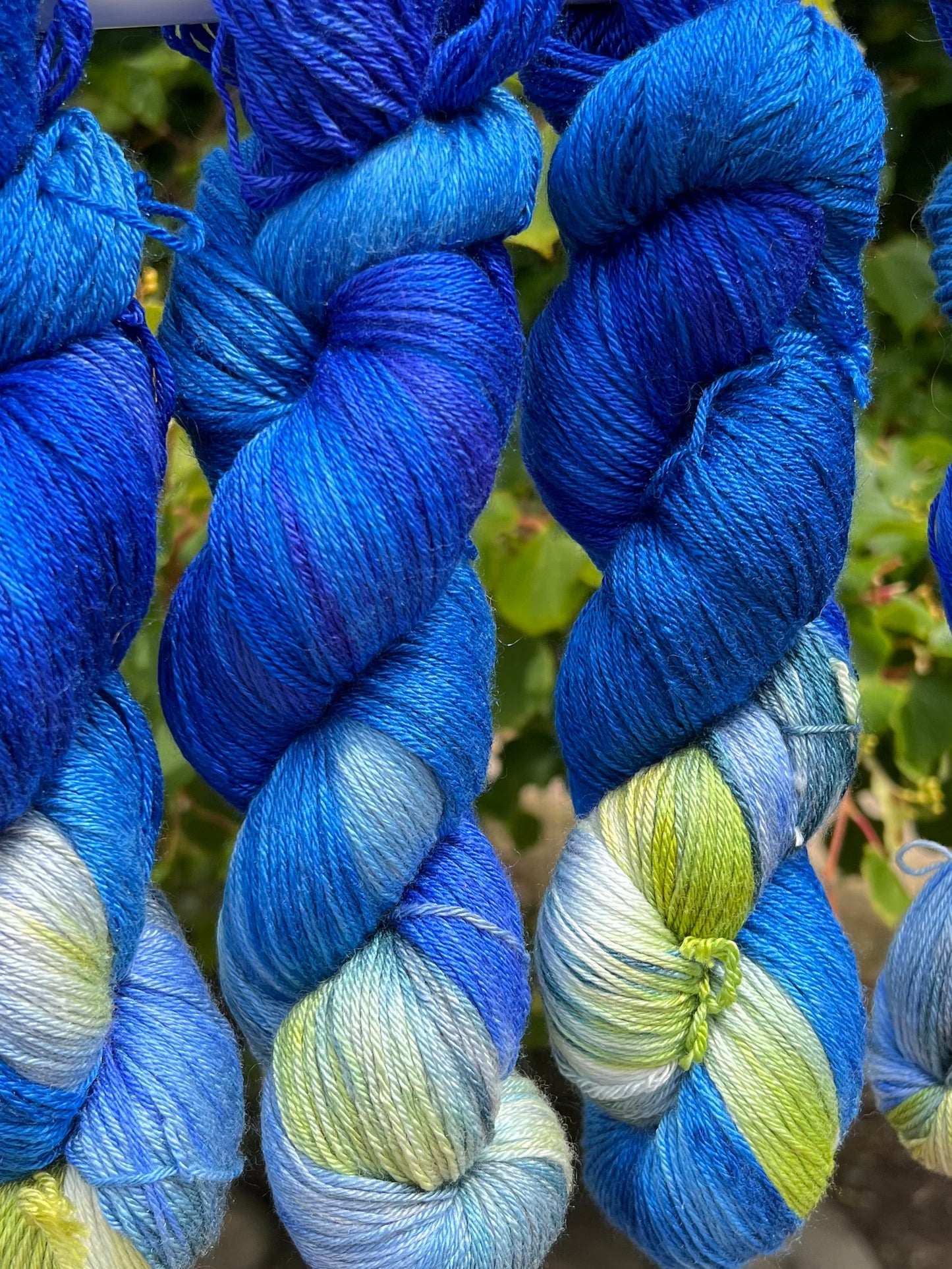 Håndfarvet sw merino og morbærsilke 50/50