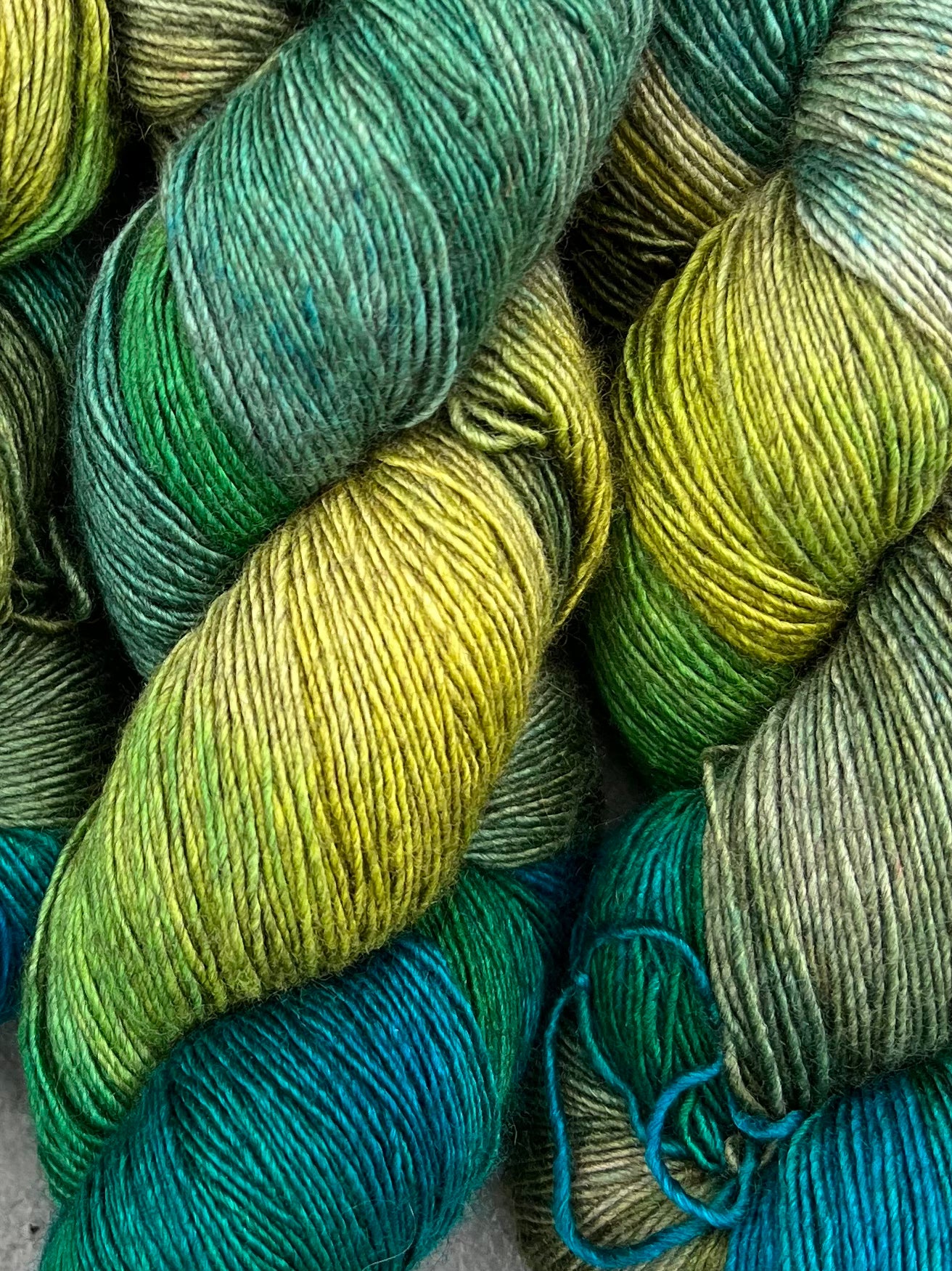 Håndfarvet merino, yak og silke