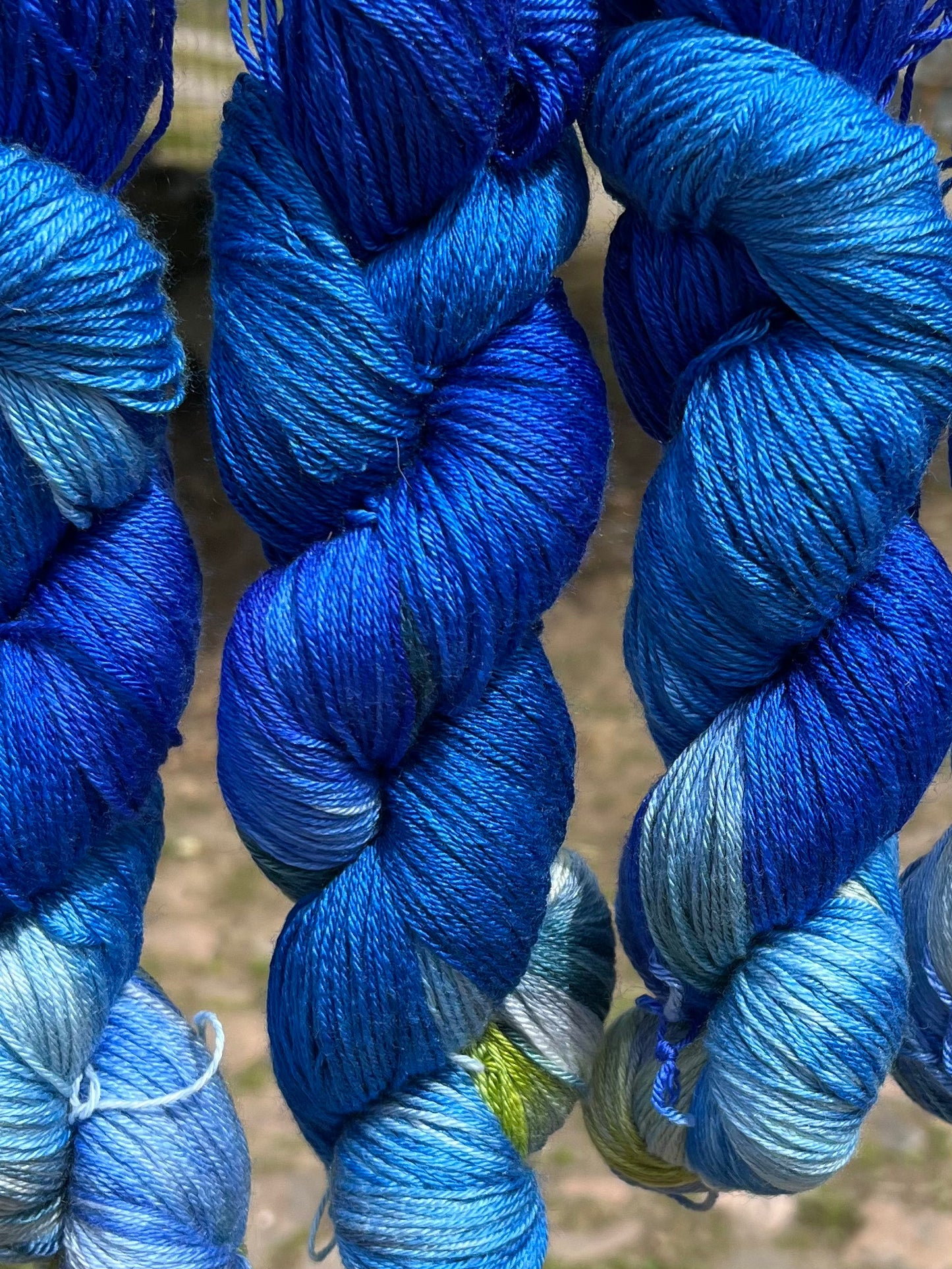 Håndfarvet sw merino og morbærsilke 50/50