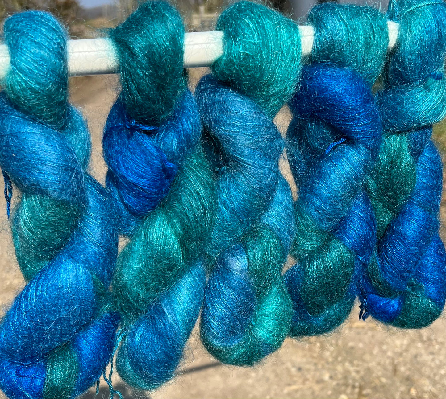 Håndfarvet Velfærdsmohair 💙💚