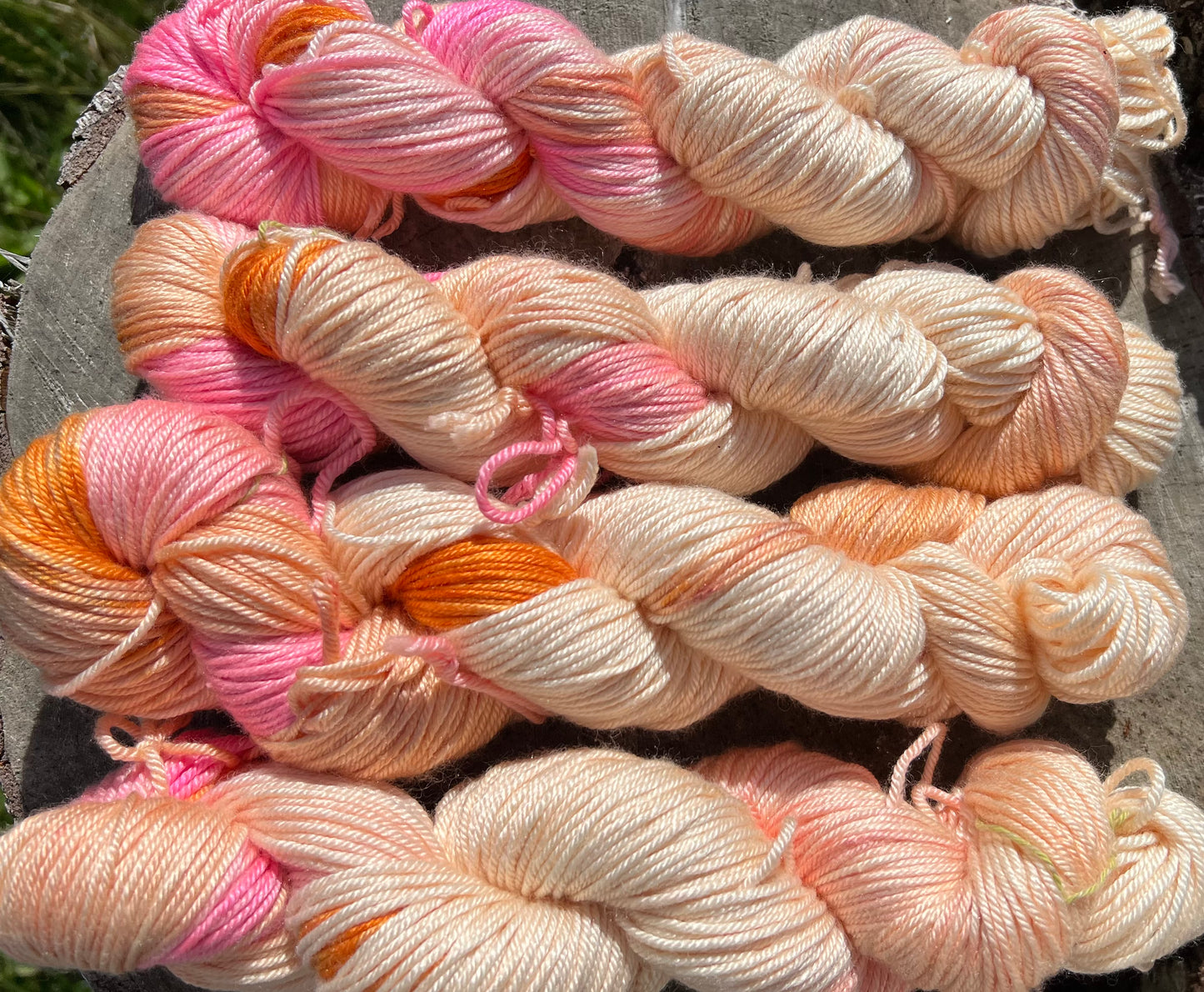 Håndfarvet sw merino/morbærsilke 50/50