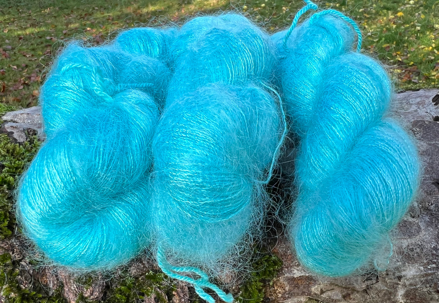 Håndfarvet silkemohair 60/40 samlet sæt på 143 gram.