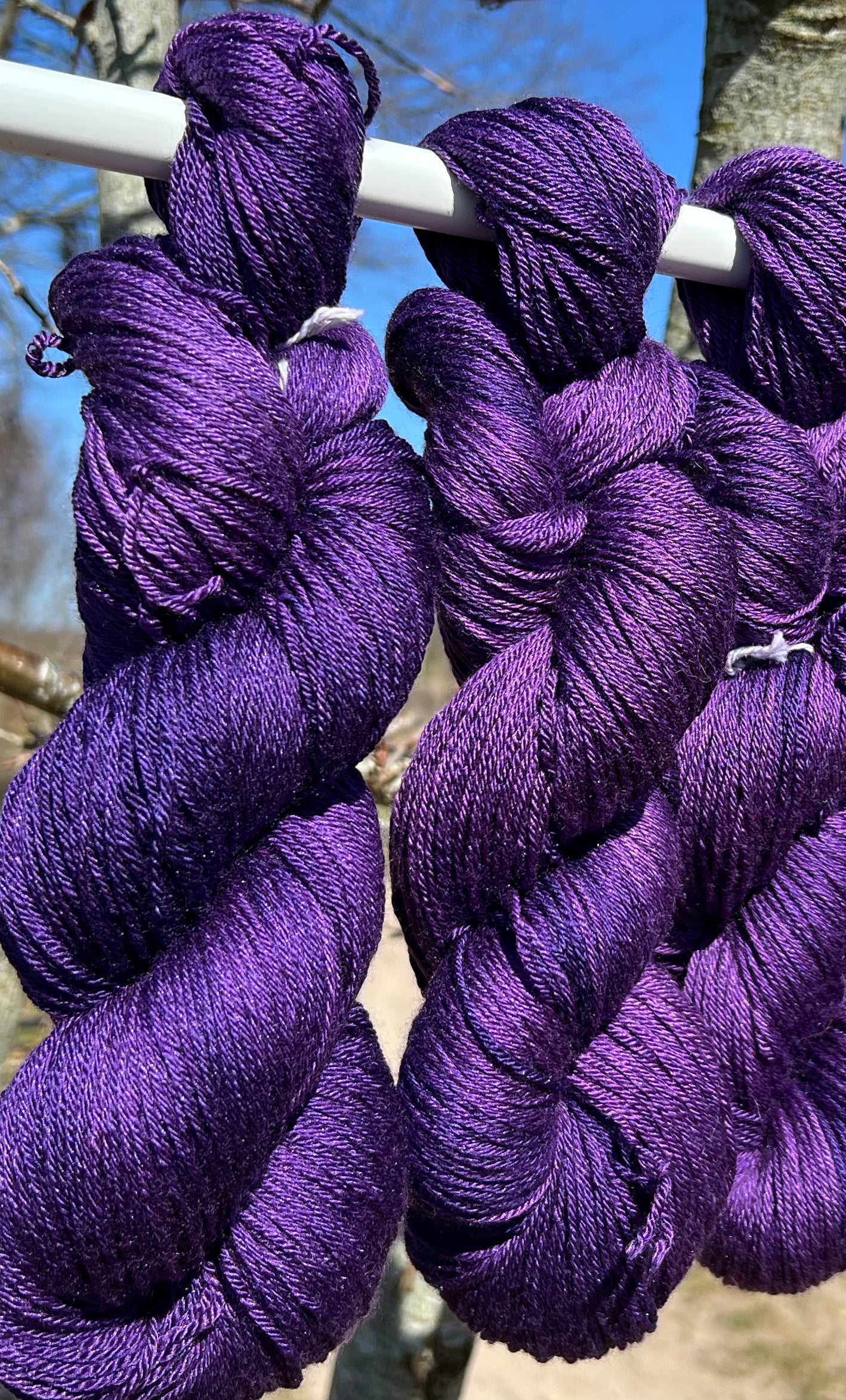 Håndfarvet sw merino og morbærsilke 50/50 💜