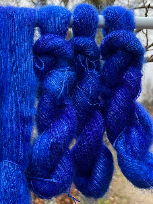 Håndfarvet silkemohair 💙