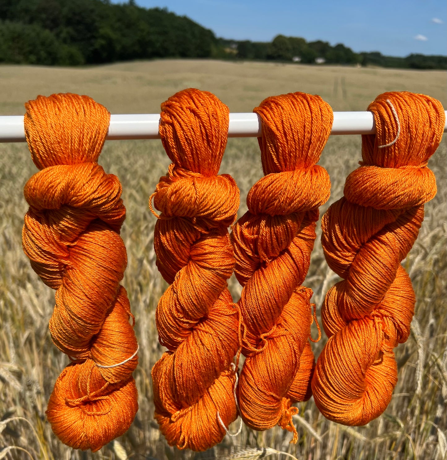 Håndfarvet sw merino og morbærsilke 50/50