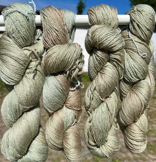 Håndfarvet sw merino og morbærsilke 50/50