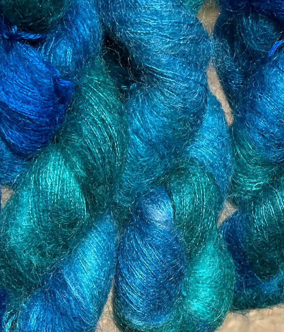 Håndfarvet Velfærdsmohair 💙💚