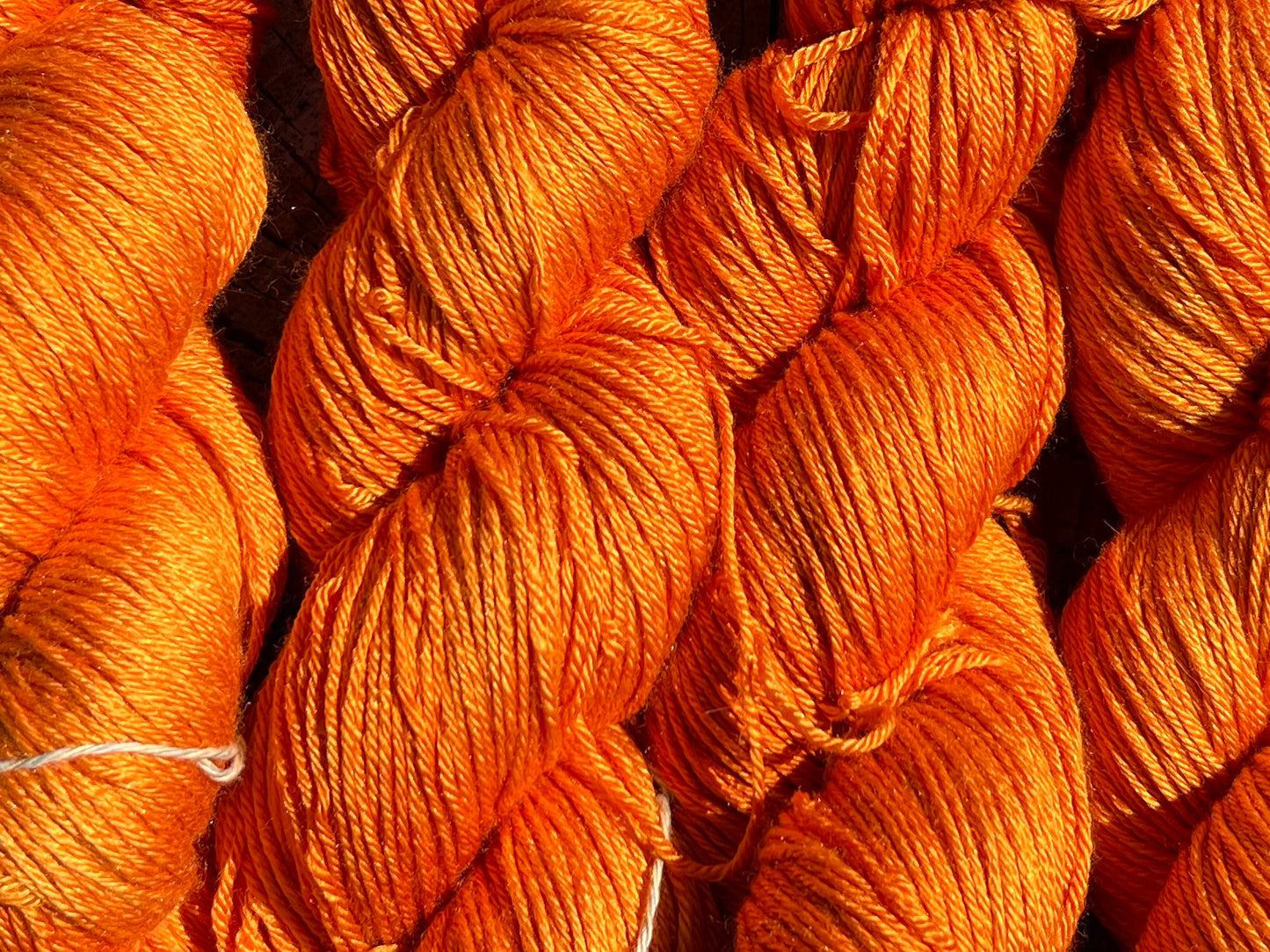 Håndfarvet sw merino og morbærsilke 50/50