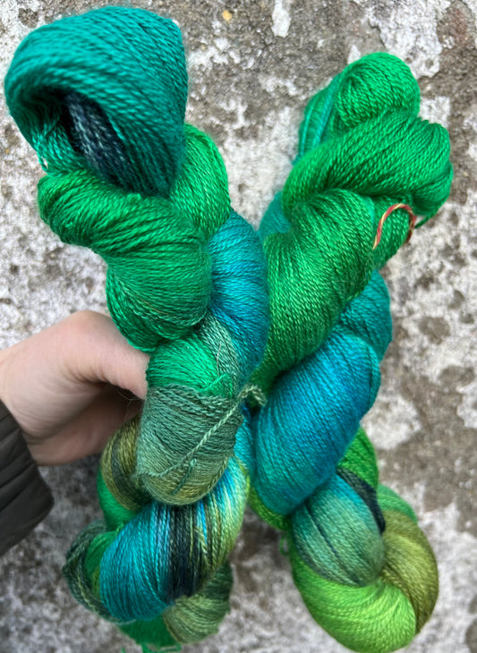 Håndfarvet sw merino og silke lace