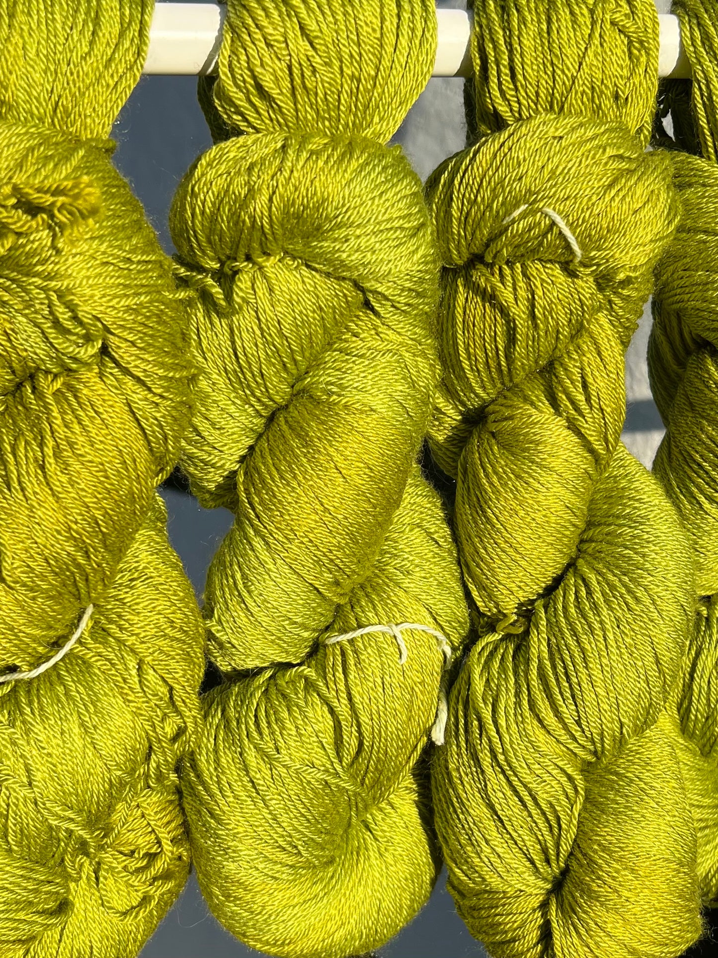 Håndfarvet sw merino og morbærsilke 50/50
