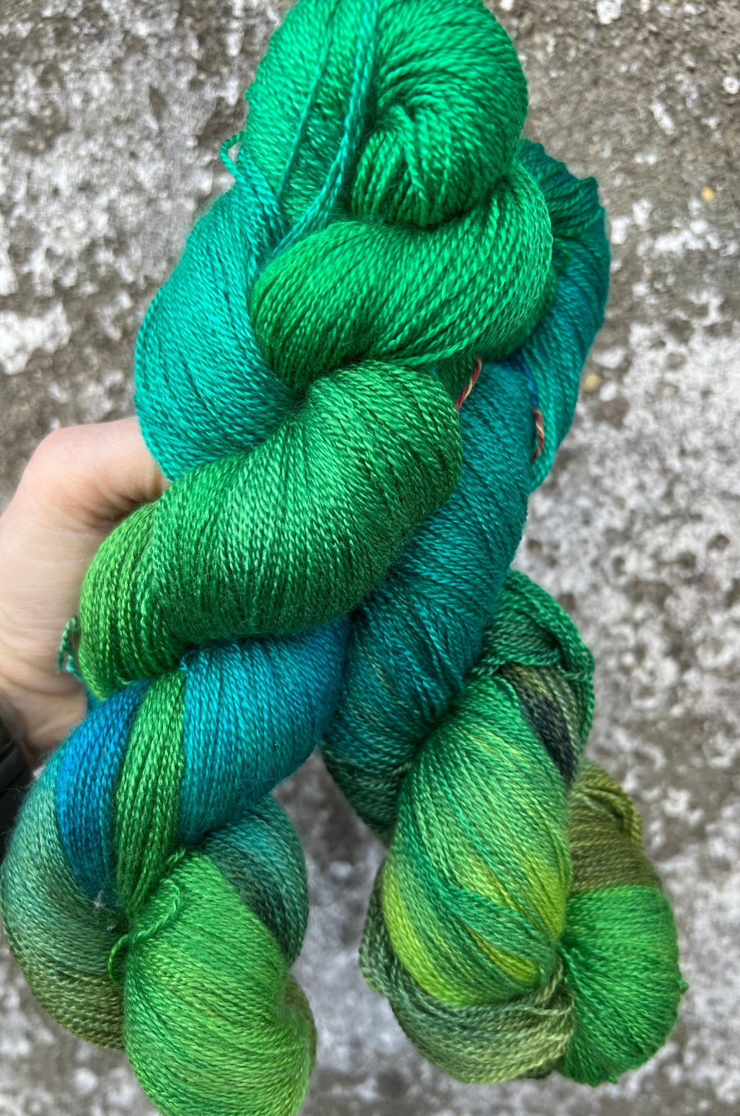 Håndfarvet sw merino og silke lace