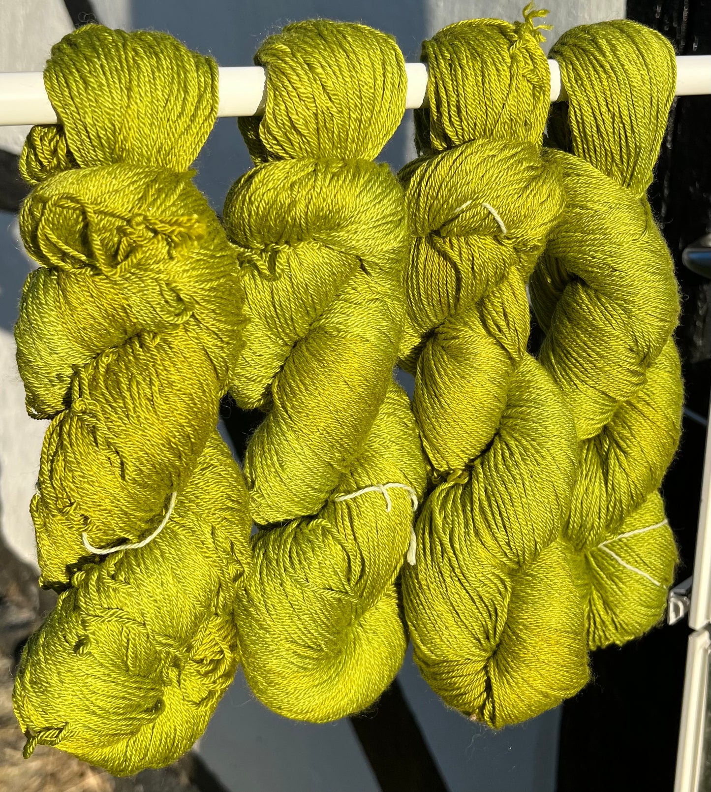 Håndfarvet sw merino og morbærsilke 50/50