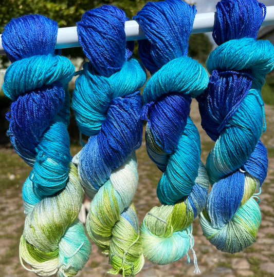 Håndfarvet sw merino og morbærsilke 50/50