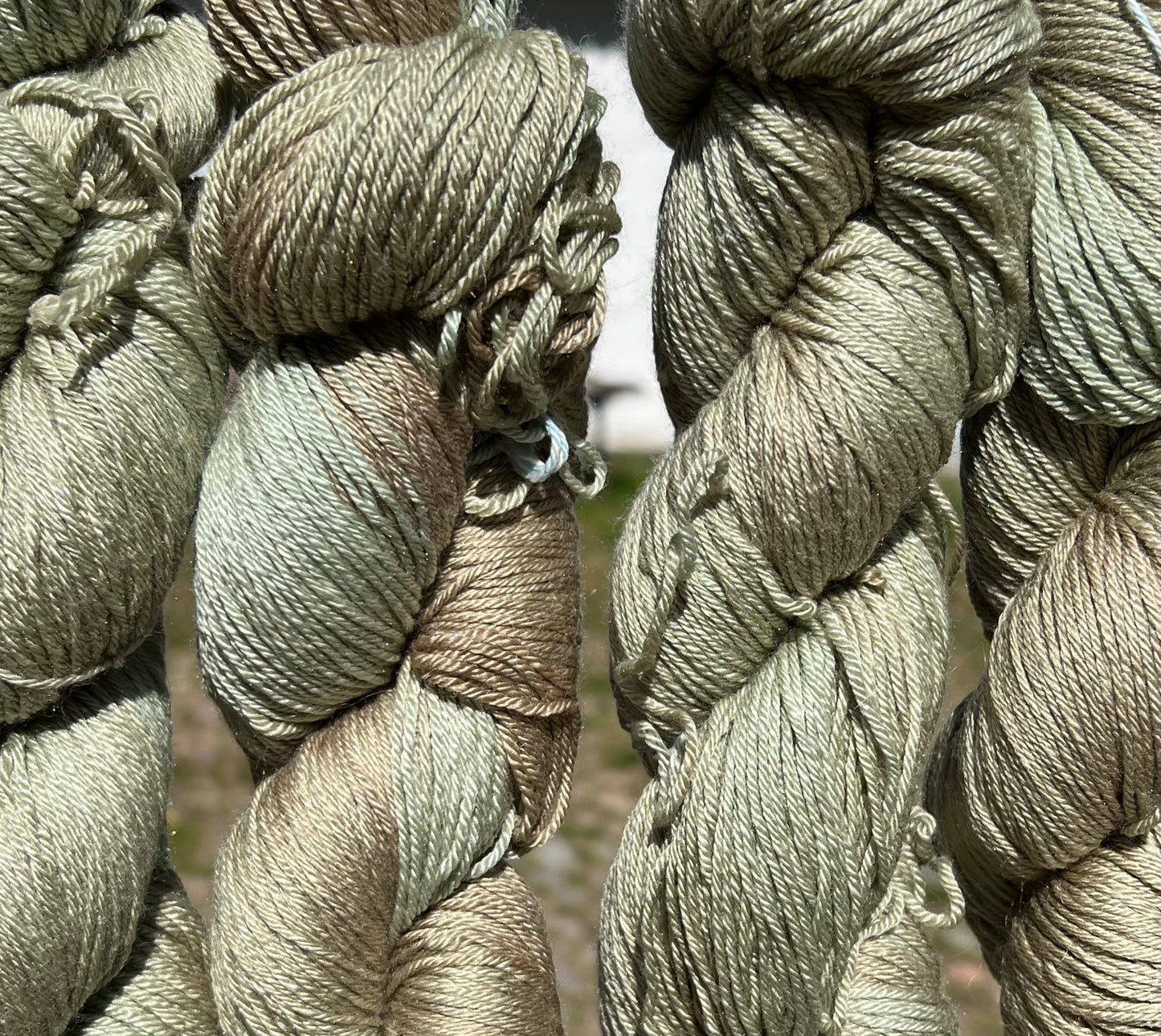 Håndfarvet sw merino og morbærsilke 50/50