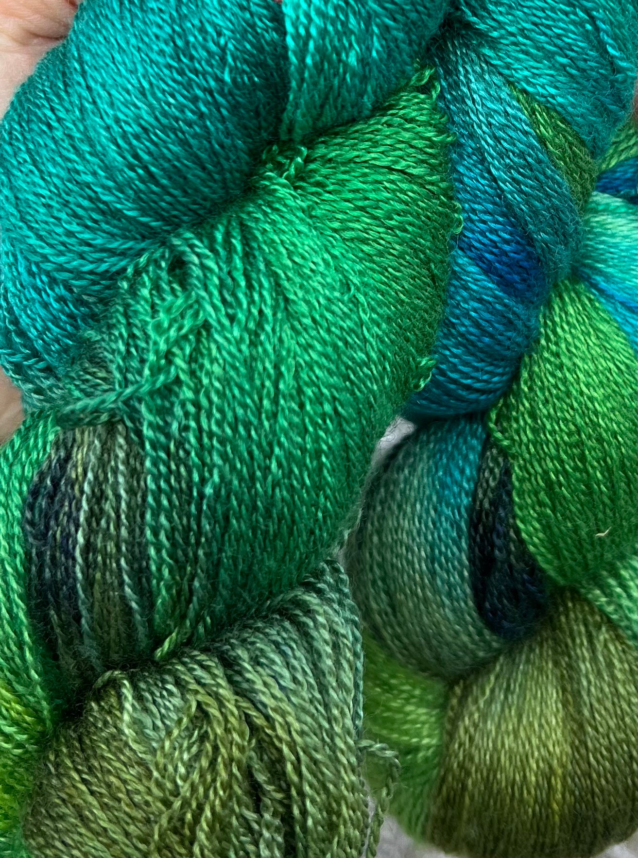 Håndfarvet sw merino og silke lace