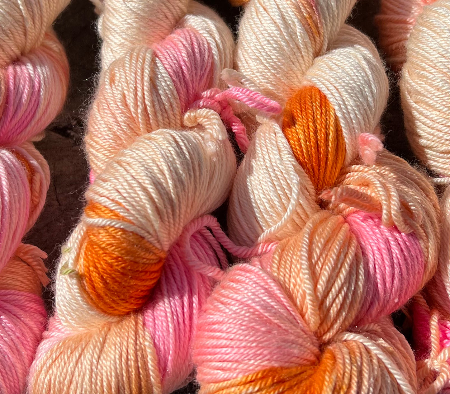 Håndfarvet sw merino/morbærsilke 50/50