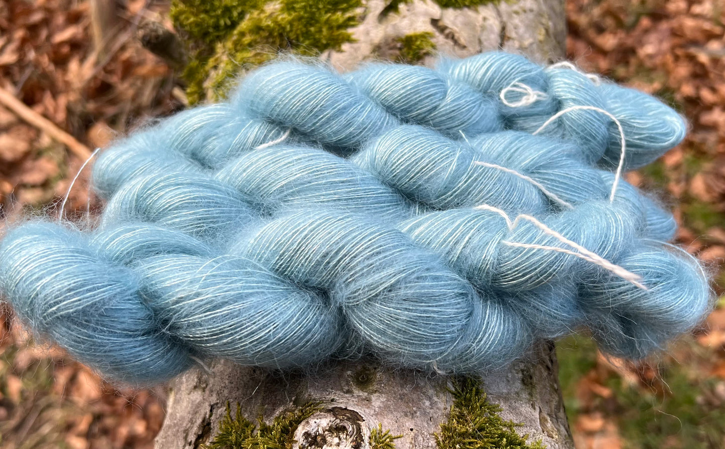 Silkemohair 60/40 baltisk blå